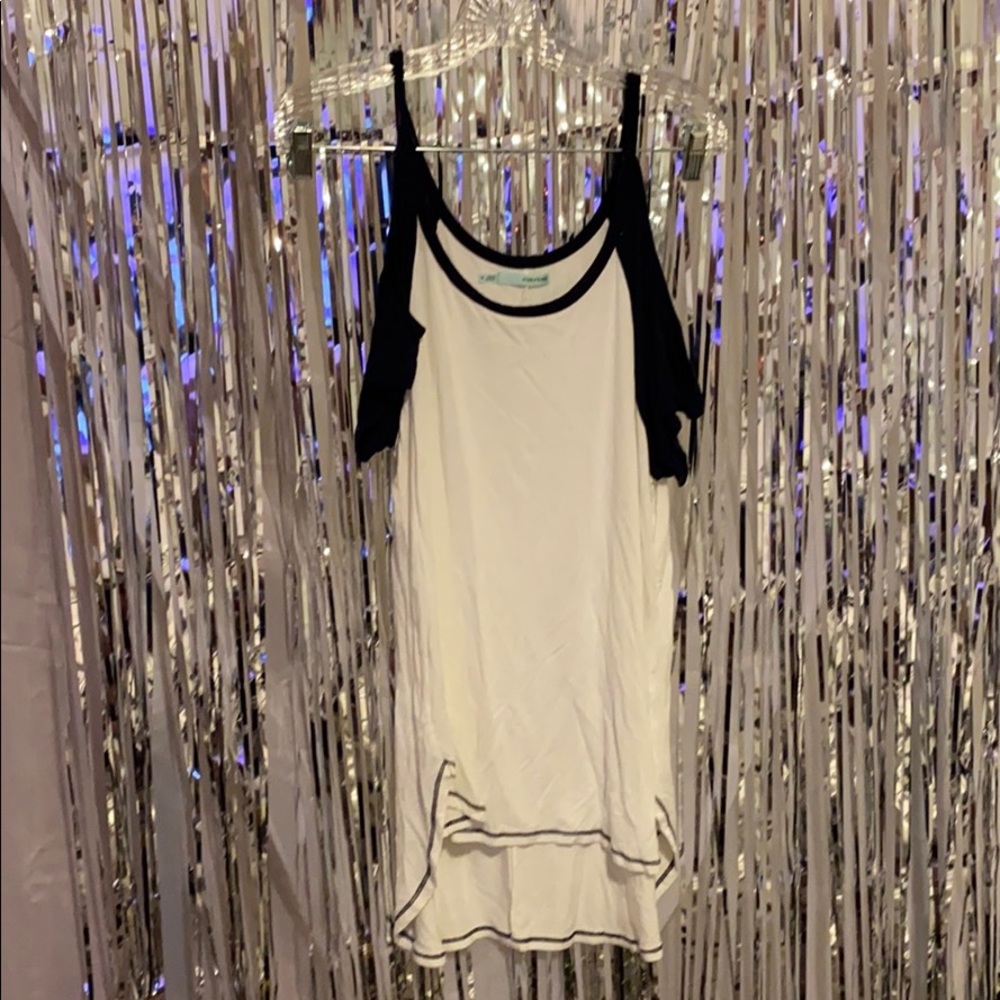 NWOT Maurices Cold Shoulder Top